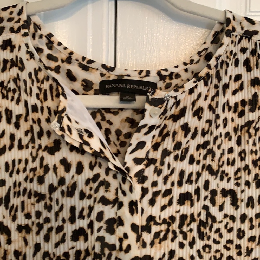 Banana Republic Print Pleated Shirt - Picture 7 of 8